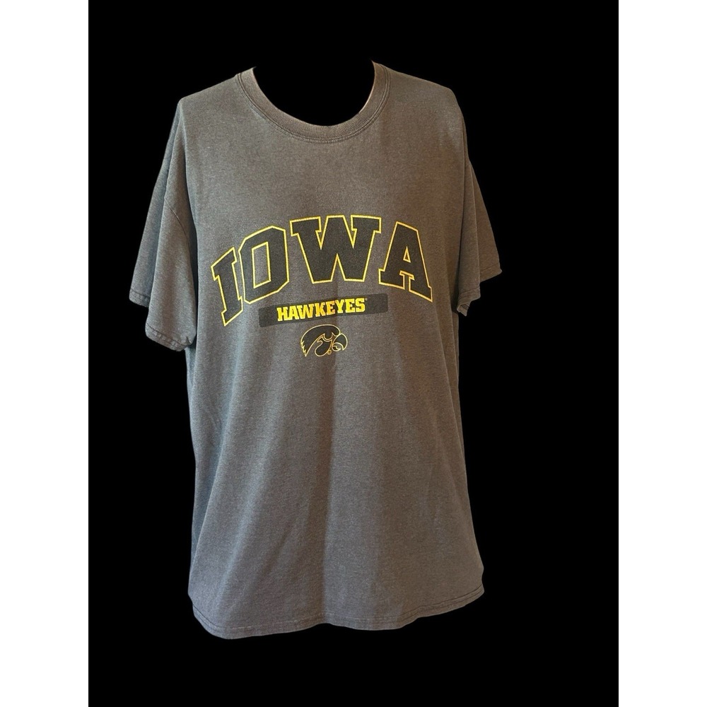 Iowa Hawkeyes Gray T-shirt Men'sโ Size Large